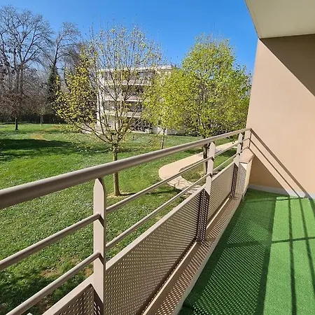 C101 Disneyland Apartment Montevrain